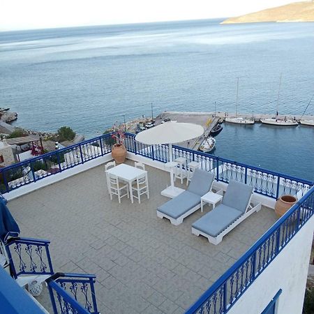 Marinas Studios Livadia  Екстер'єр фото