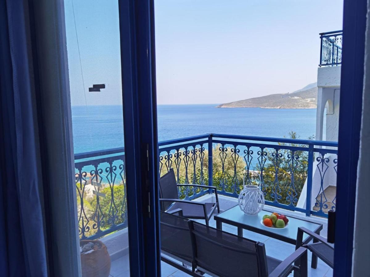 Marinas Studios Livadia  Екстер'єр фото