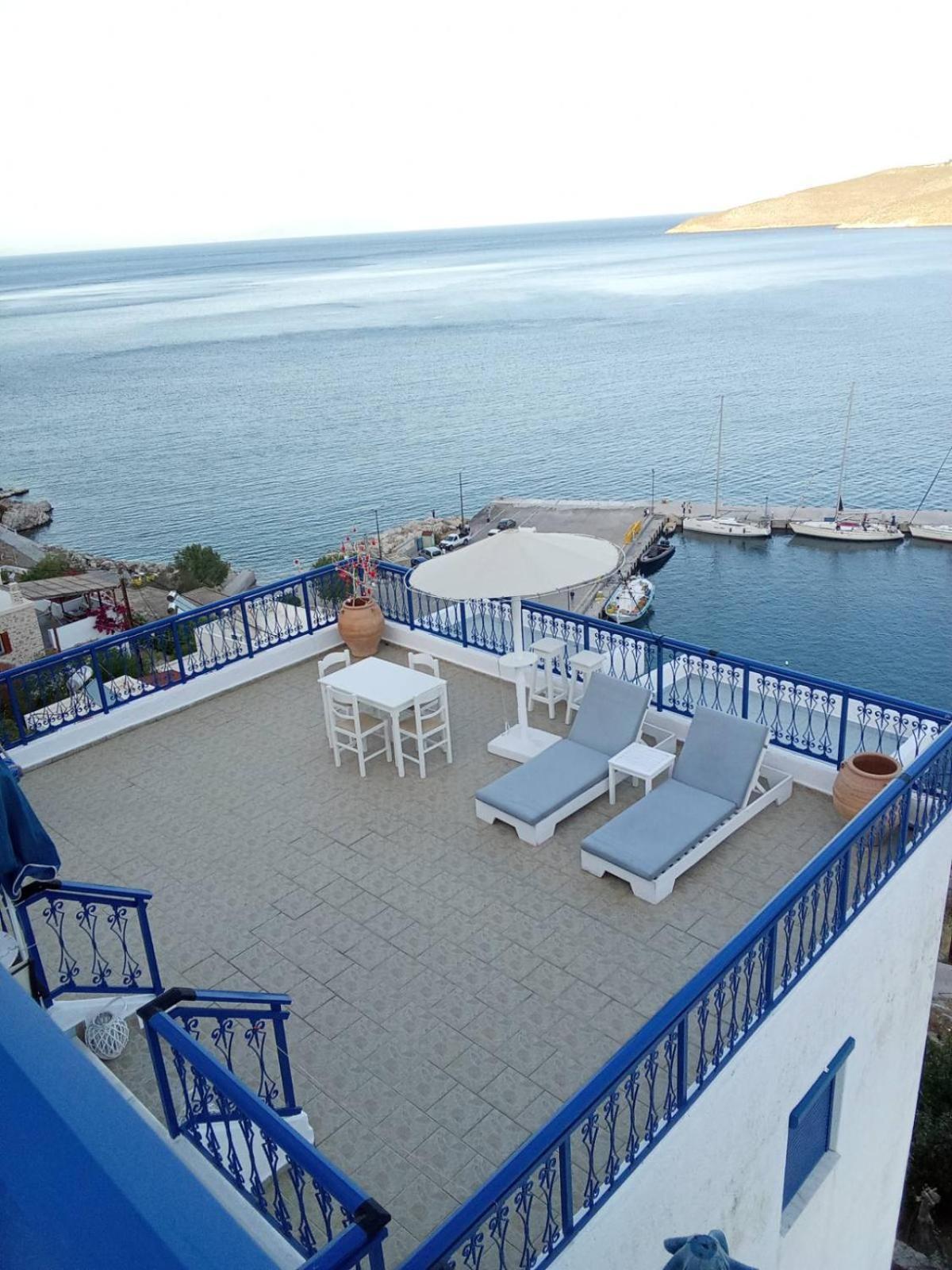 Marinas Studios Livadia  Екстер'єр фото