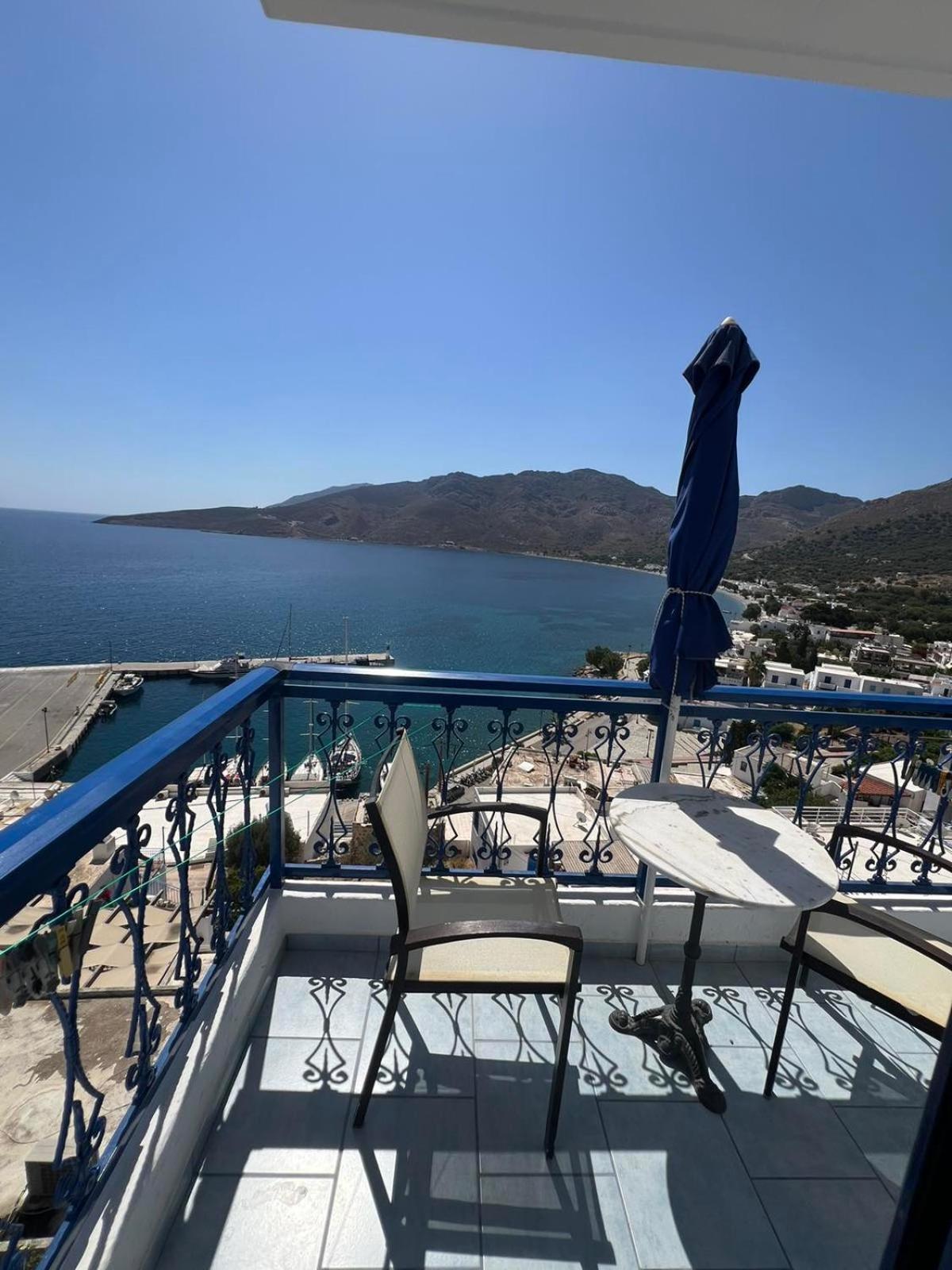 Marinas Studios Livadia  Екстер'єр фото