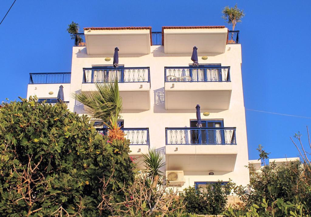 Marinas Studios Livadia  Екстер'єр фото