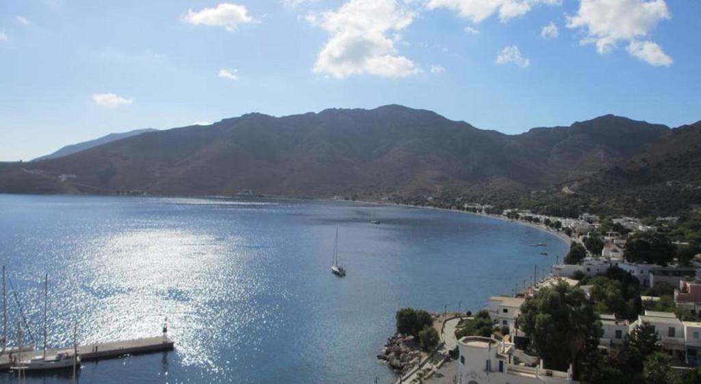 Marinas Studios Livadia  Екстер'єр фото